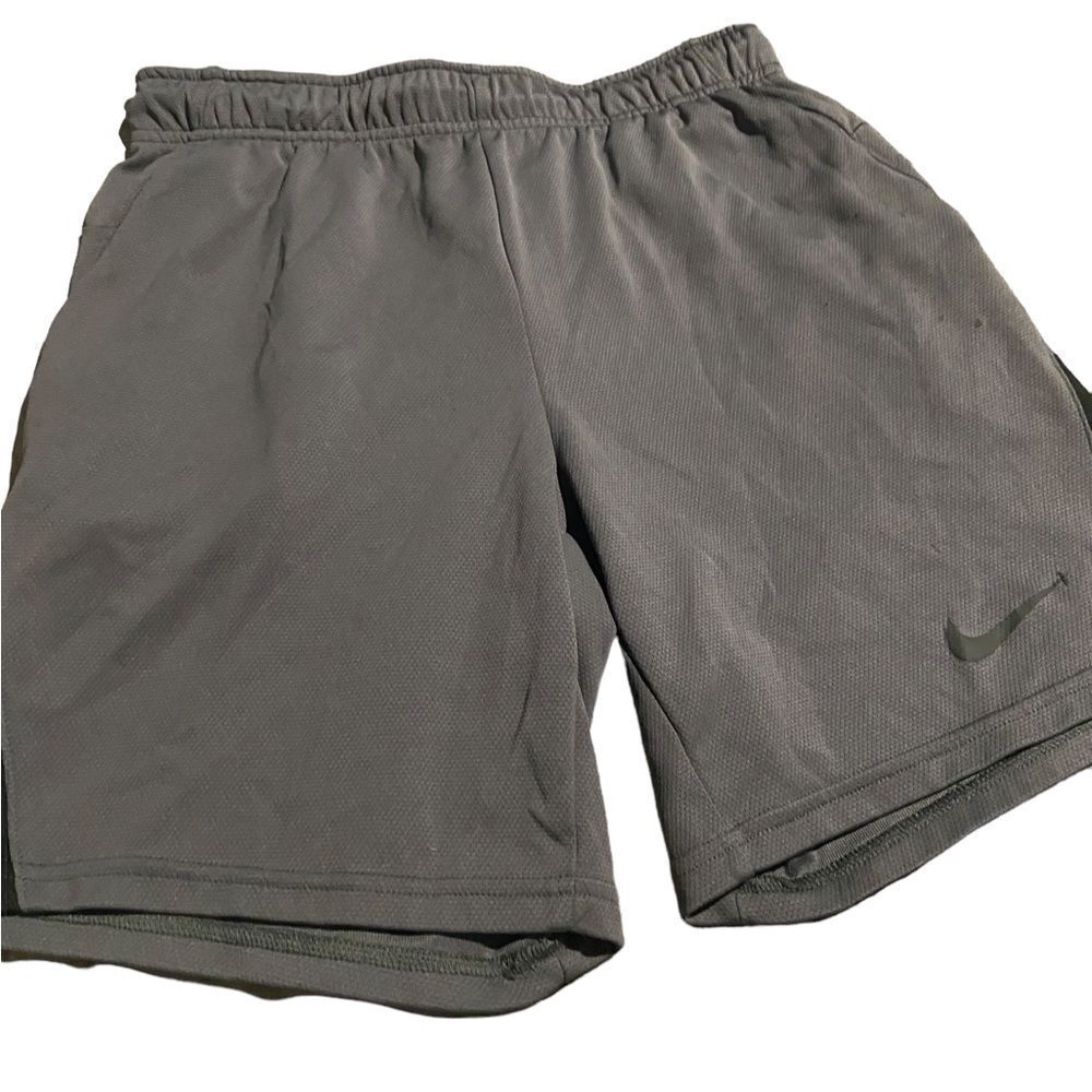 Nike size medium dri fit workout shorts